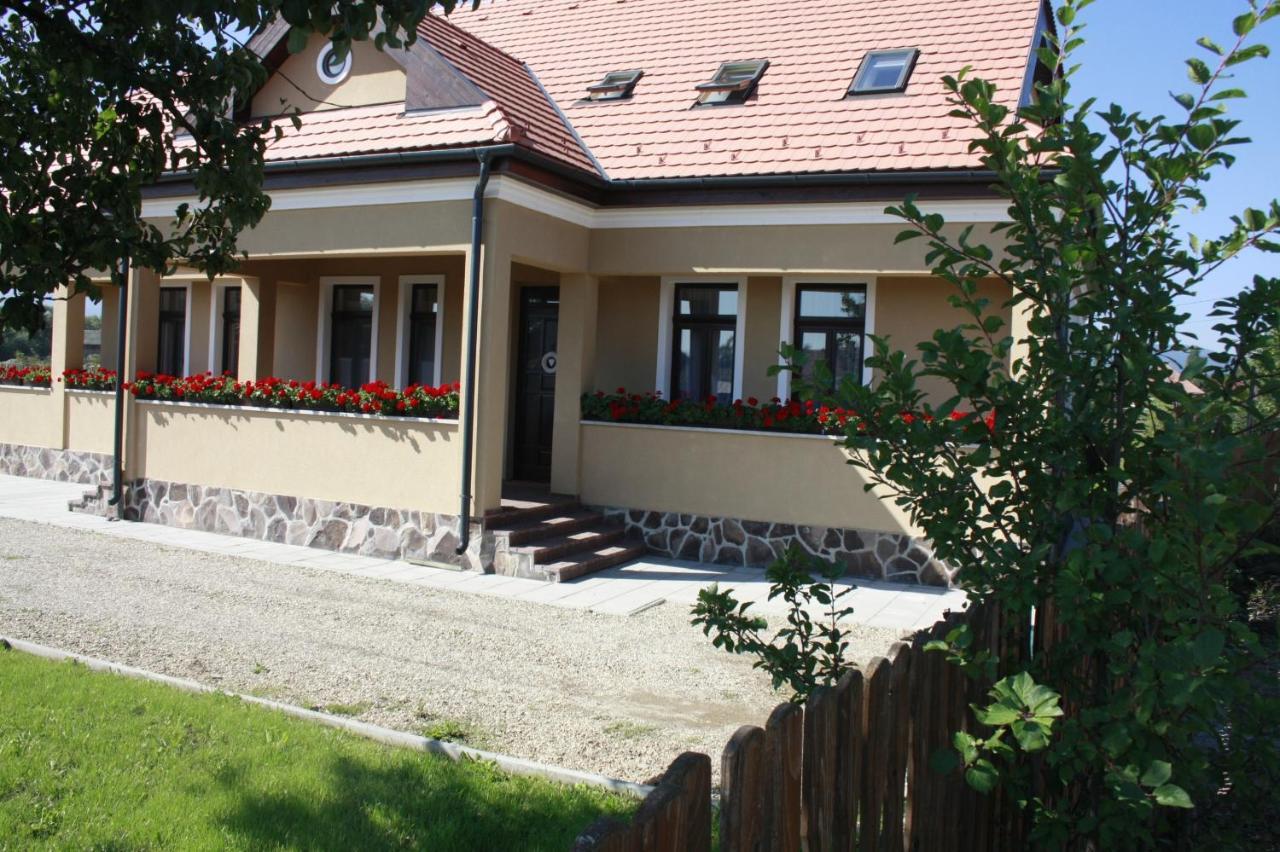 Pensiune AgroTuristica Horváth-Kert Borzont Exterior foto